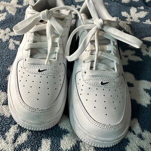 Kids White Nike Air Force 1